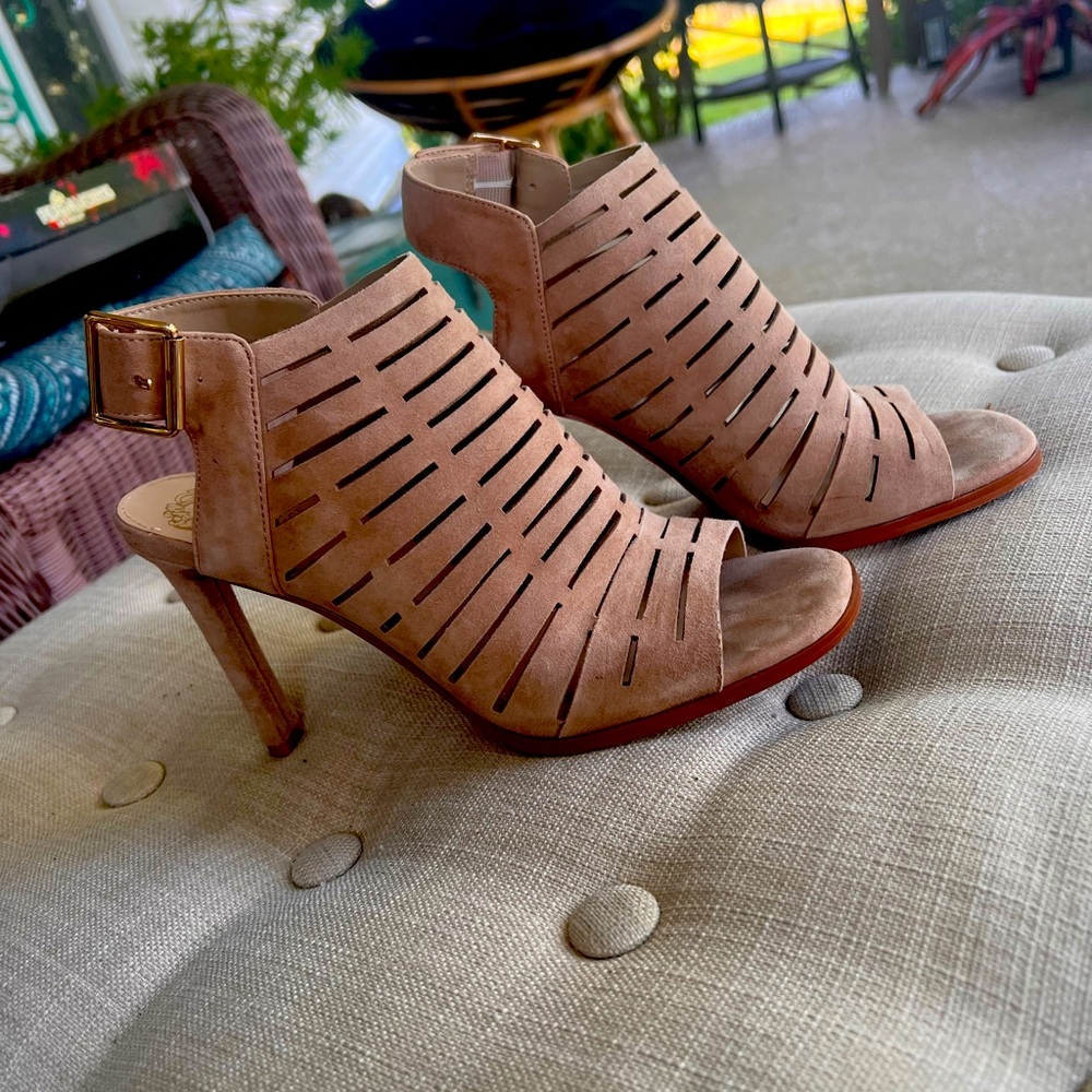 Vince Camuto Heels size 7